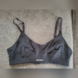 Icebreaker merino wool "Queens" clasp bra